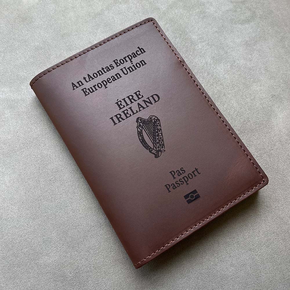 Travel Accessories Ireland - غلاف جواز سفر من الجلد الايرلي