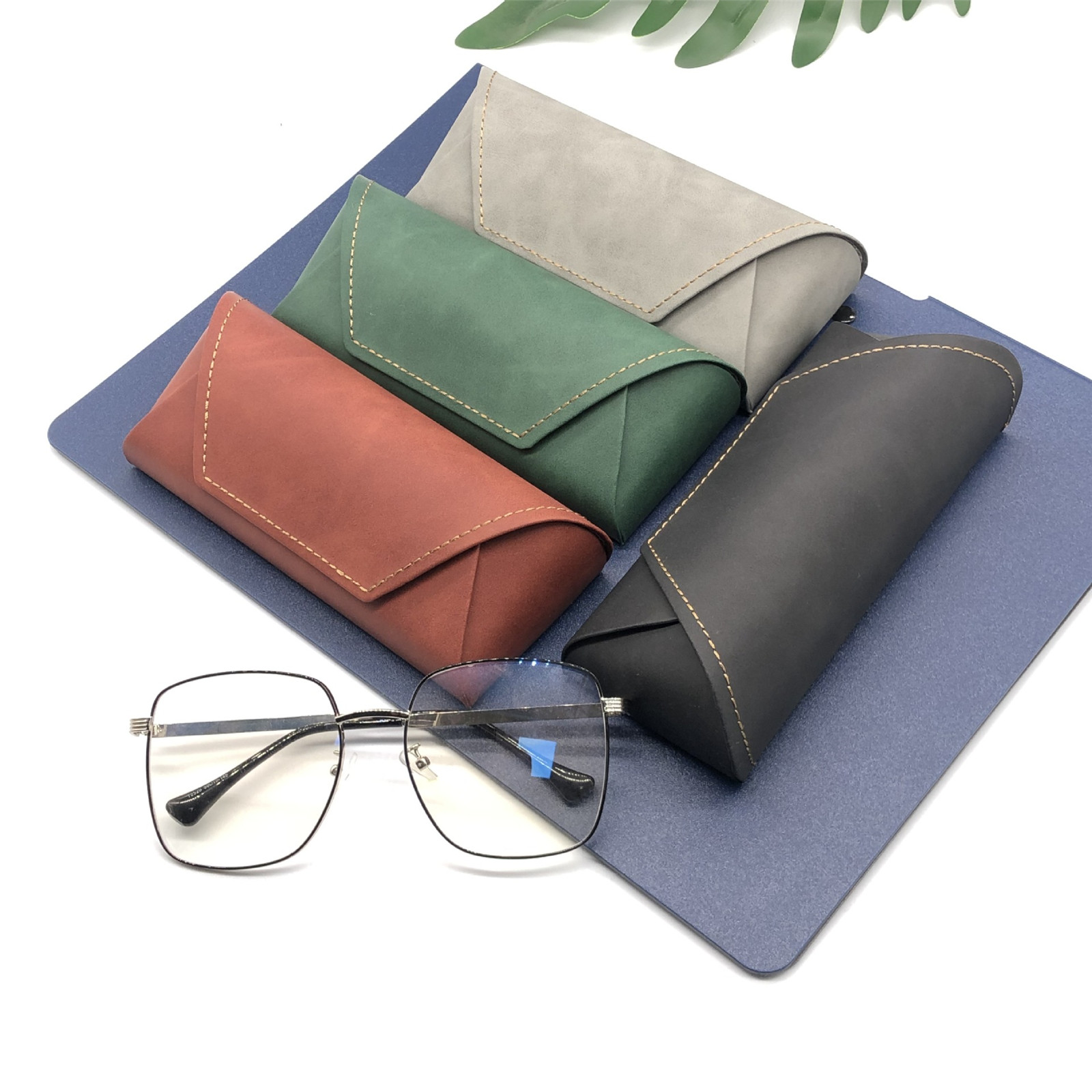 حافظة نظارات من البولي يوريثان - مراجعة Travel Accessories Gift Ideas وسعره